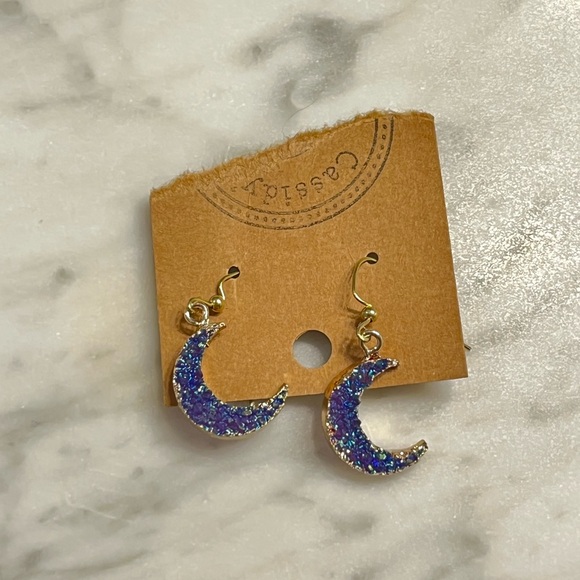 handmade Drusy Moon 🌙🌜🔮 Earrings! - Picture 2 of 3